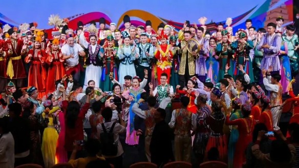 HJC黄金城官网文旅集团亮相“出发吧！新疆”全国文旅推介会